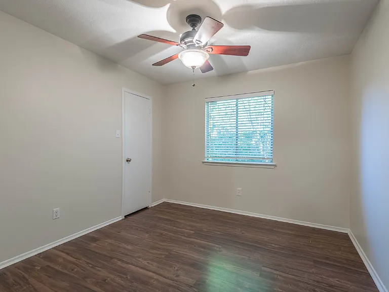 4922 Temple Bell Dr — Photo 9