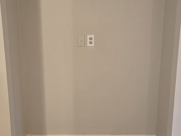 5th image of 112 Charles St