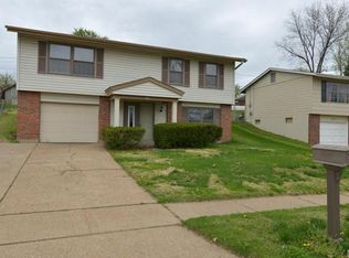 2367 Wesglen Estates Dr, Maryland Heights, MO