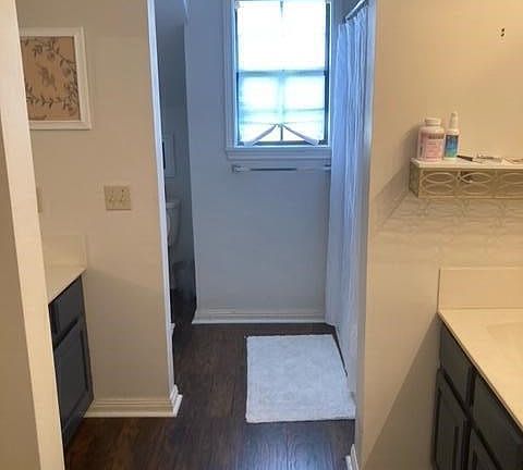 4th image of 504 W Brentwood Blvd