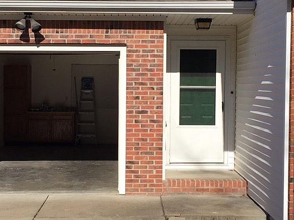 One-car garage