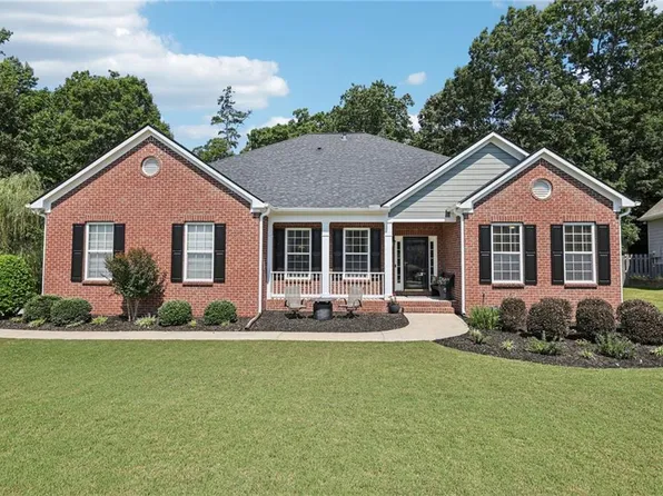 3301 Lost Meadows Ln, Buford, GA 30519