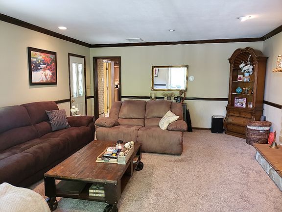 2nd image of 9 Melrose Pl