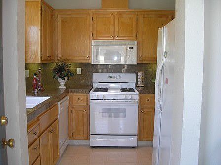 4th image of 3921 Jasmine Cir