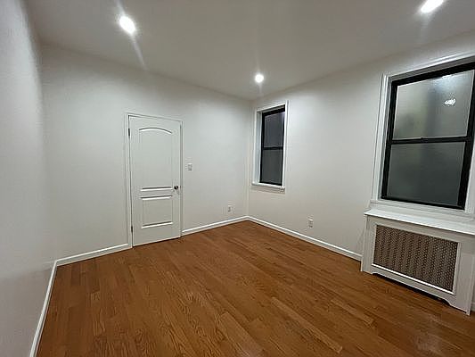 4th image of 203 E 94th St #2L