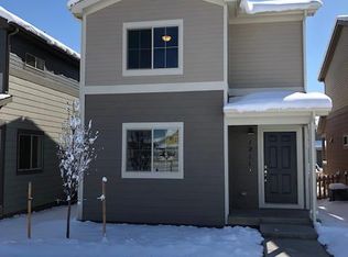 1211 Hummingbird Cir, Longmont, CO 80501