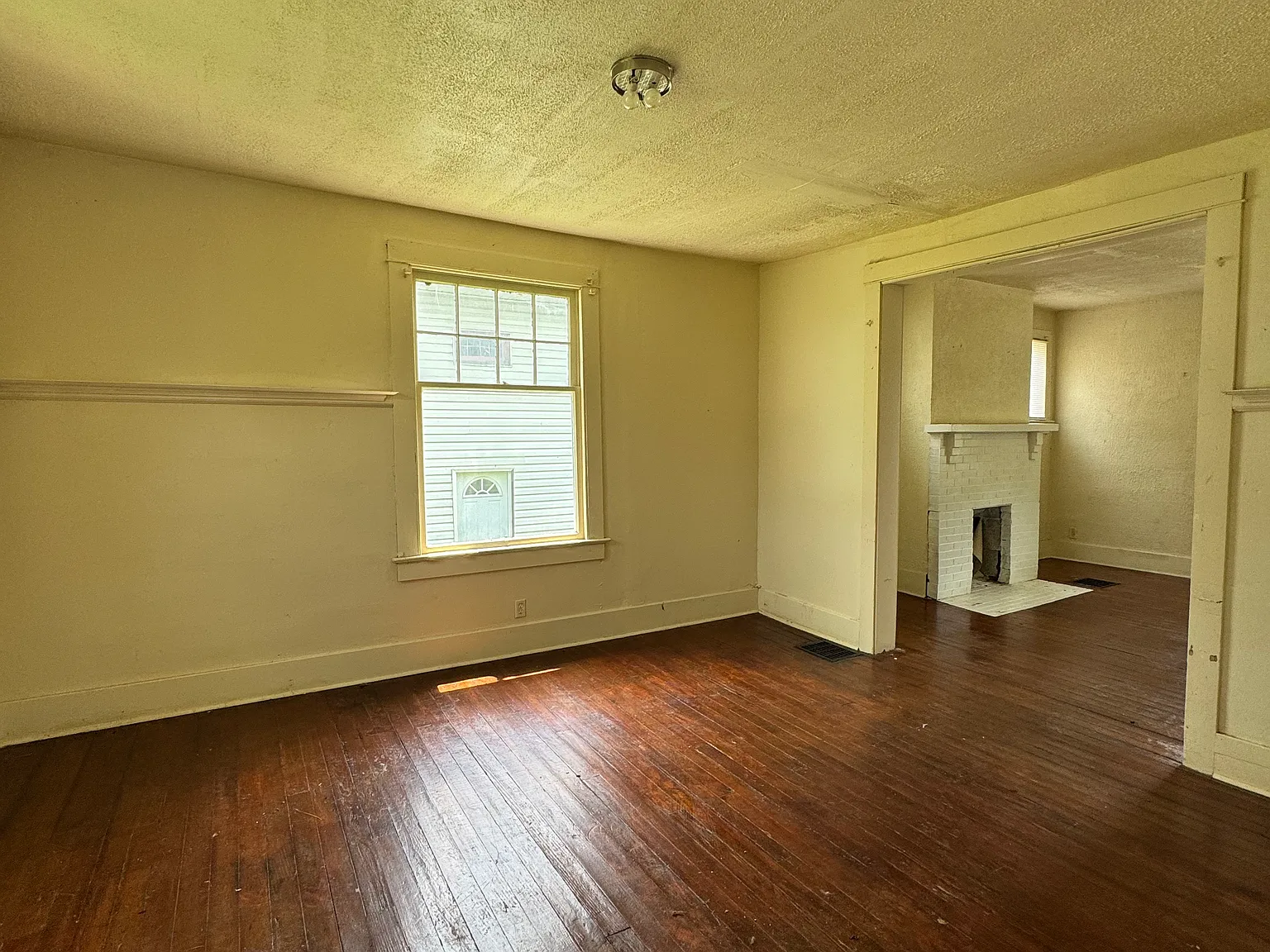 3 bed, 1352 sqft, $900 — Photo 3
