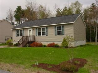 13 Hemlock Dr, Topsham, ME 04086