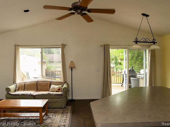 4th image of 6473 Prairie Lawn Dr