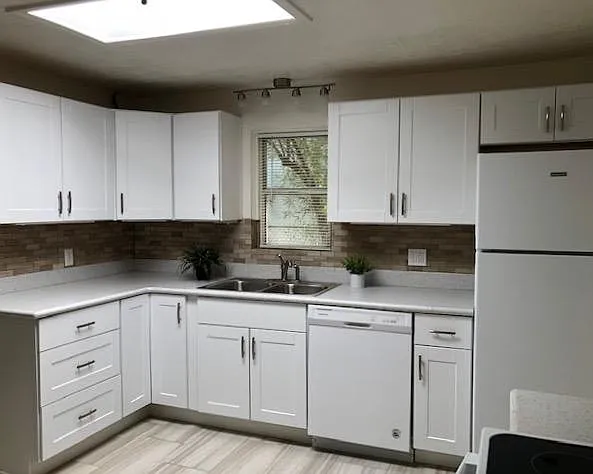 1032 E Glenn St — Photo 15