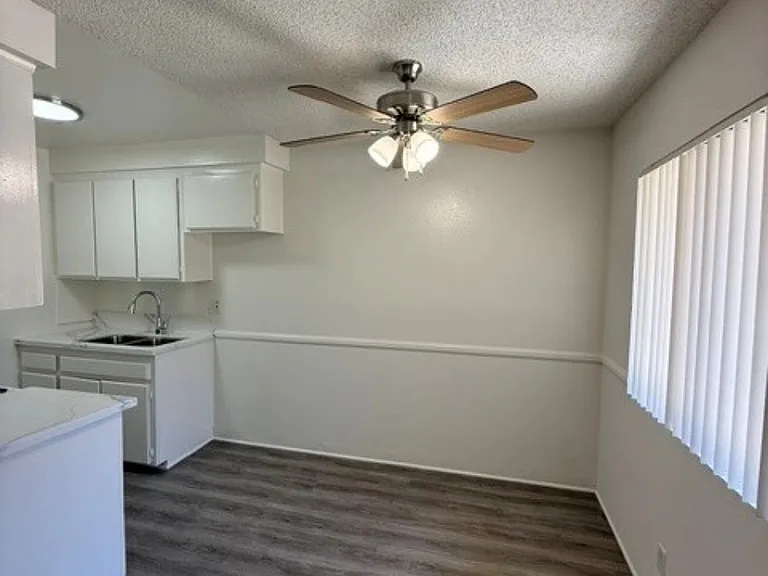Marquis Apartments — Photo 29