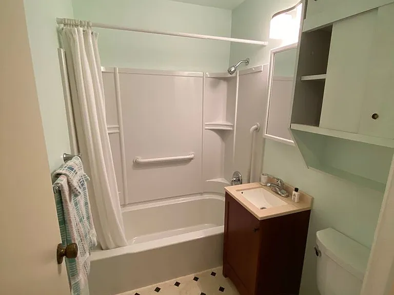 121 Coulson Ave — Photo 8