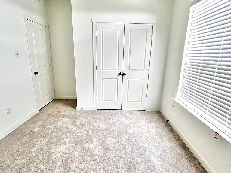 4004 Daisy Hollow Loop — Photo 2