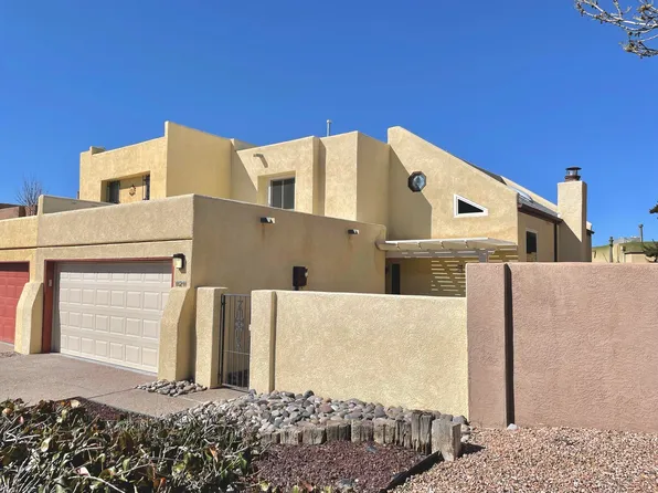 11211 Paseo Del Oso NE, Albuquerque, NM 87111