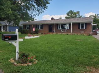 1329 Duke Dr, Vinton, VA 24179