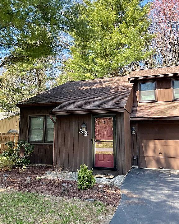 1st image of 33 Pepperbush Pl