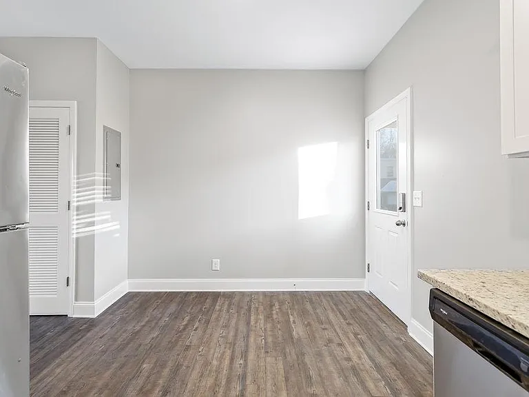 459 Irvin St #B — Photo 4