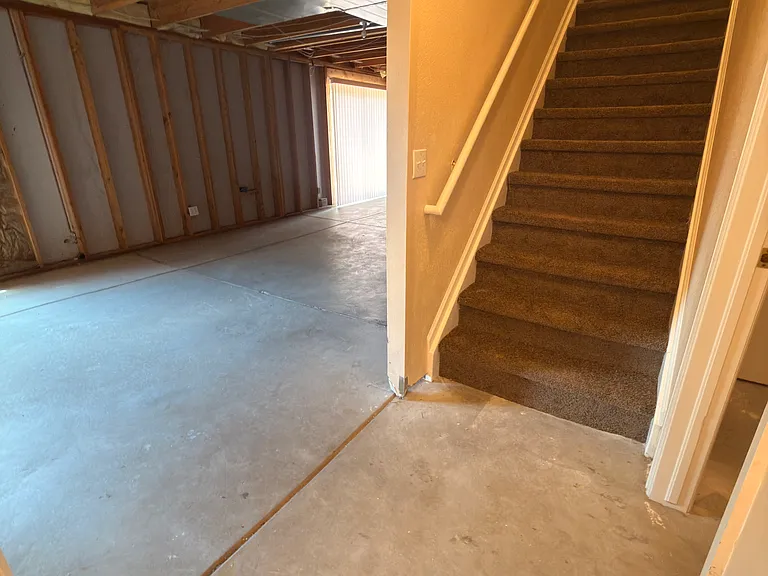 20917 E 44th Ave — Photo 34
