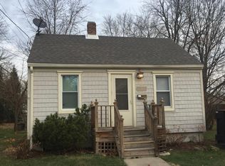 5 Pine St, Valparaiso, IN 46383