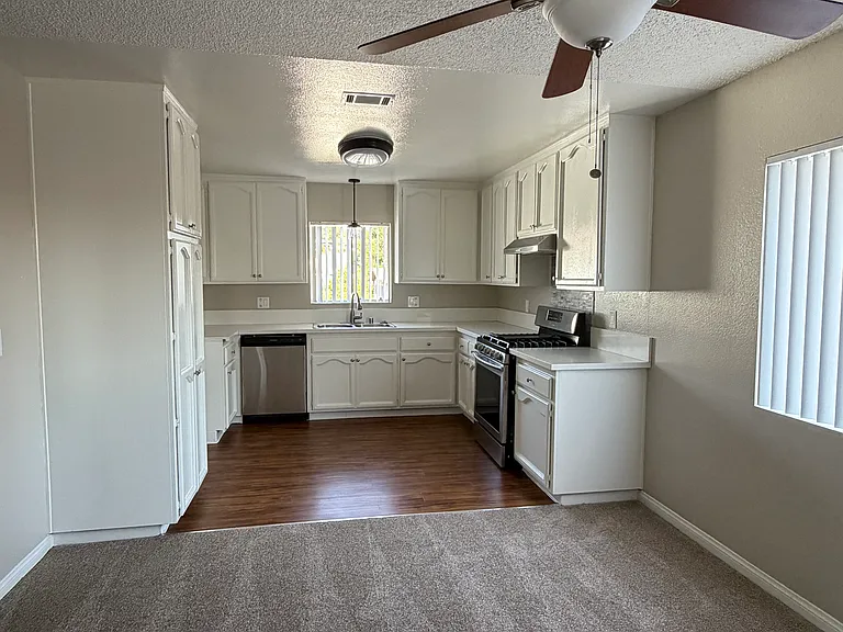 5848 Comstock Ave #4 — Photo 1