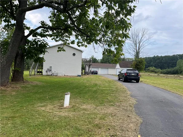 2250 Dorn Rd, Waterford, PA 16441