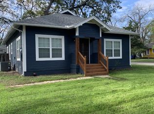 526 N Camp St, Seguin, TX 78155