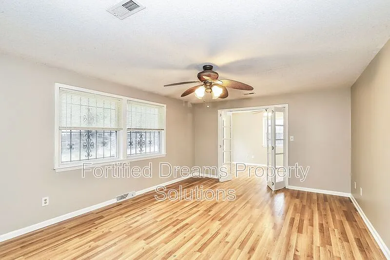 Building Photo - 2204 Celeste Ct