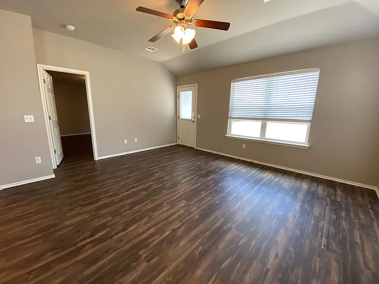 4517 Hunter Blvd — Photo 14