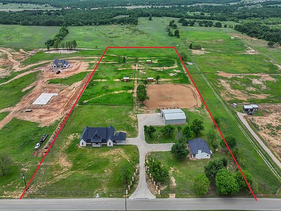 3rd image of 1390 Poe Prairie Rd