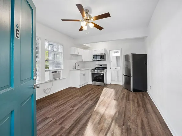 217 Hyde Park Blvd #E, Houston, TX 77006