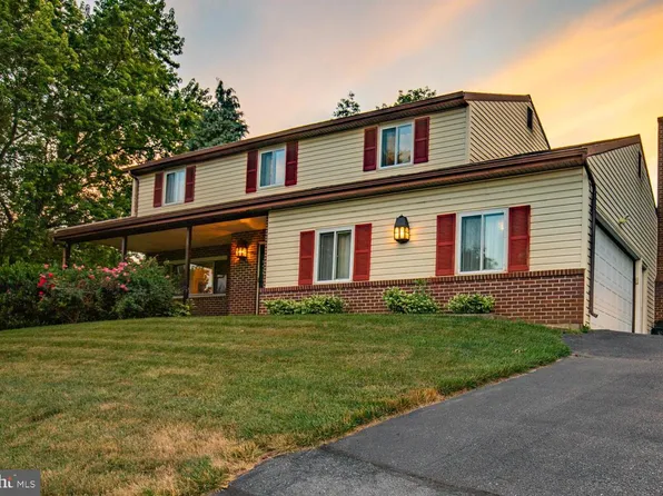 6121 Geneva Dr, East Petersburg, PA 17520