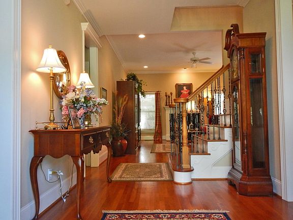 3rd image of 3809 Summit Lakes Dr