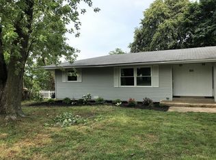 855 Munhall Ave #A, Saint Charles, IL 60174