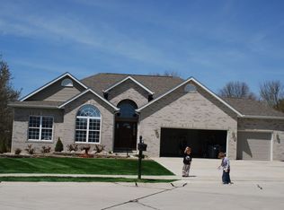 13 Timber Stone Ct, Glen Carbon, IL 62034