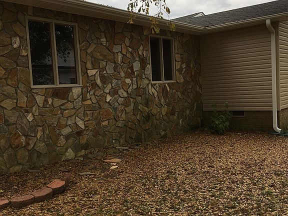 2nd image of 118 Rose Dr
