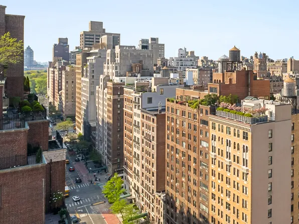 200 East 79th Street image 2 of 20