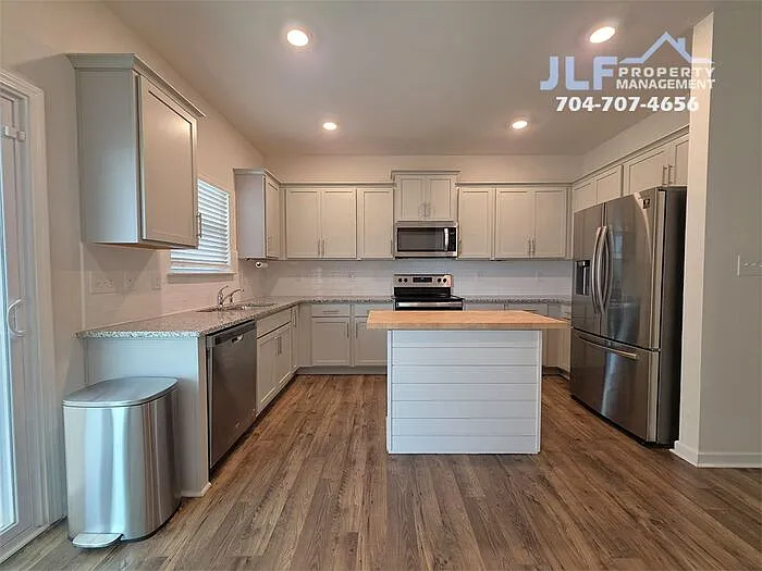 3290 Shining Rock St SW — Photo 4
