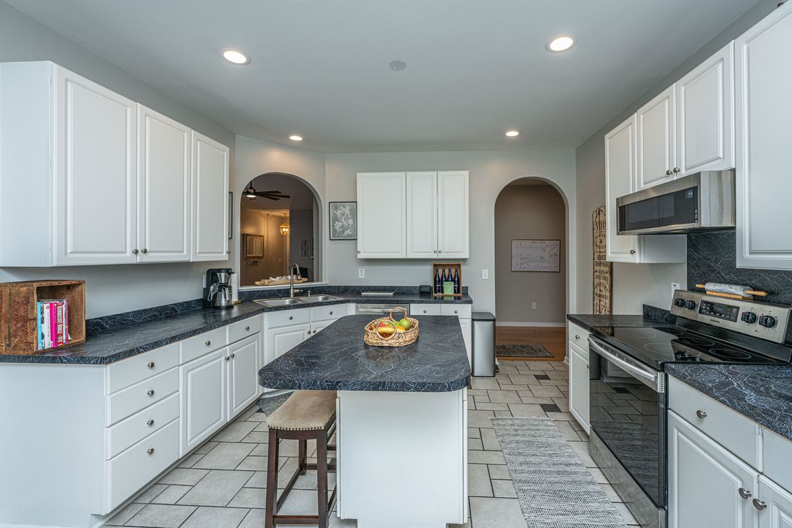 next background image