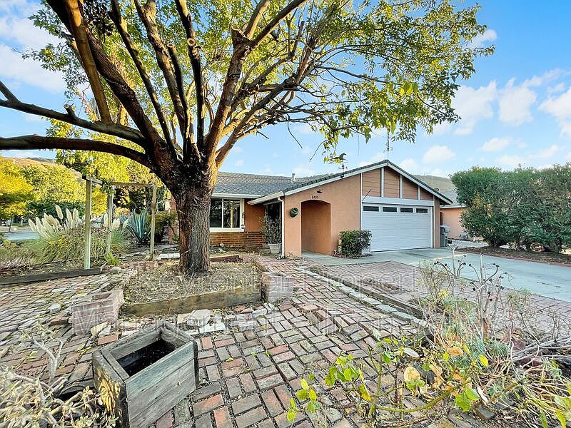1st image of 6405 Felder Dr