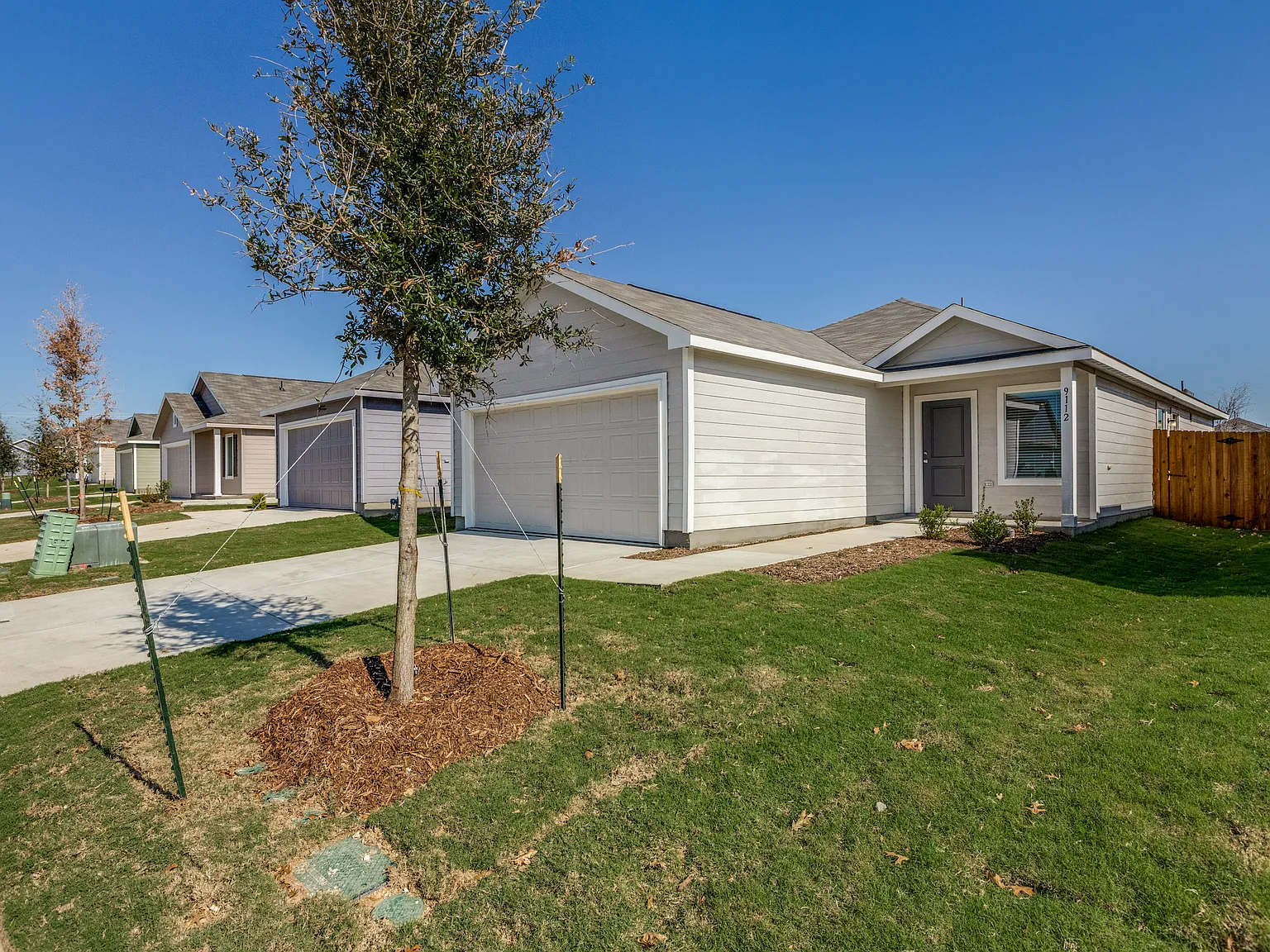 3 bed, 1267 sqft, $2,300 — Photo 1