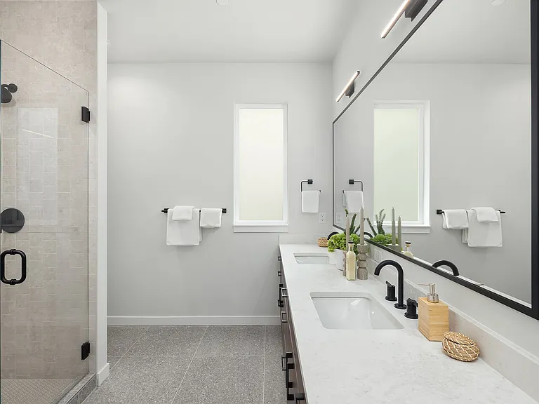 4425 Fremont Ave N #B — Photo 16