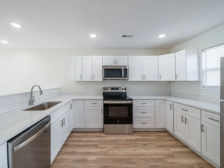 Icon Townhomes — Photo 3