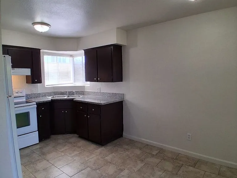 1505 E. Yale Ave. — Photo 6