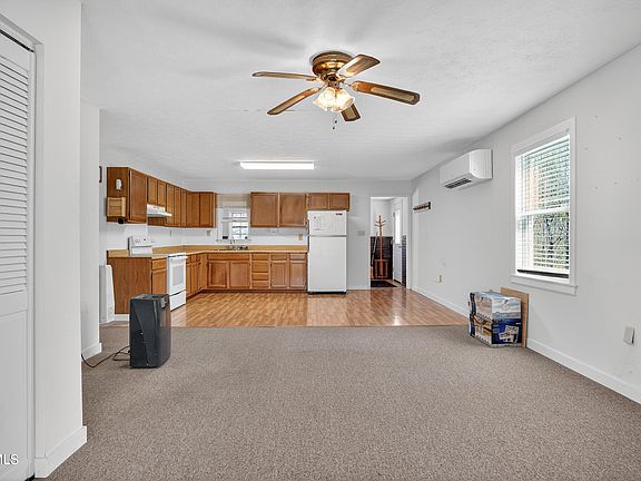 5th image of 151 Baker St