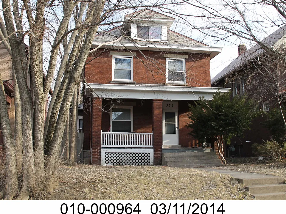 376 E 14th Ave