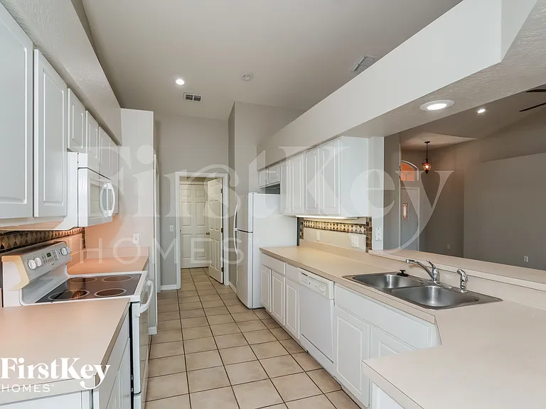 2530 Pine Valley Dr — Photo 5