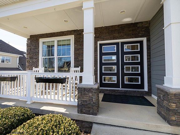 2nd image of 152 Southwind Cir