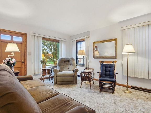 3rd image of 3811 E Pulaski AVENUE