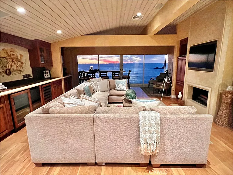 1137 Marine Dr — Photo 17