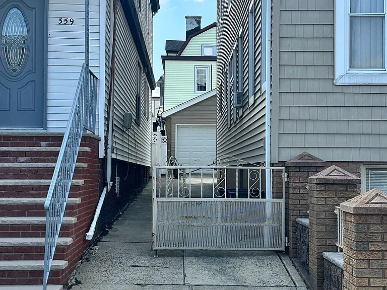 365 Devon St #2 — Photo 2